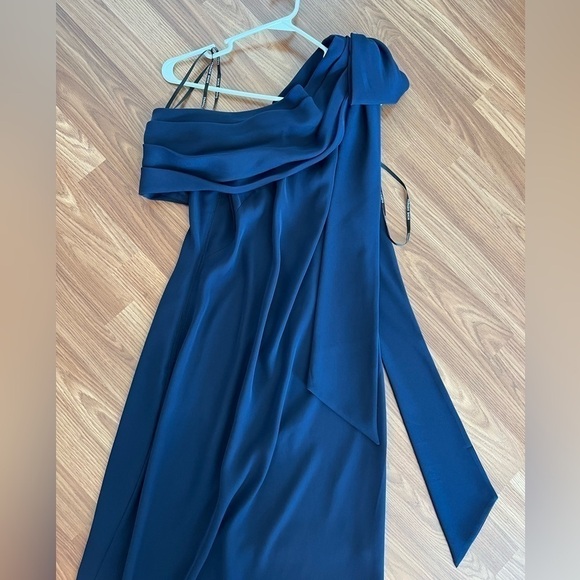 Tadashi Shoii Taffeta Bow One Shoulder Crepe Gown NWT - Picture 6 of 16